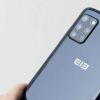 現實圖像中顯示的Elephone E10黑色變體