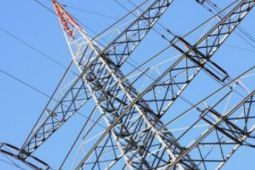 8月的第一個兩周的峰值電力需求下降至5.65％