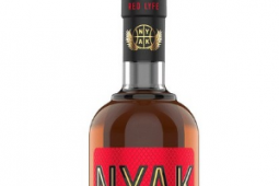 NYAK Cognac與藝術家YoungMA合作推出限量版紅色VSOP